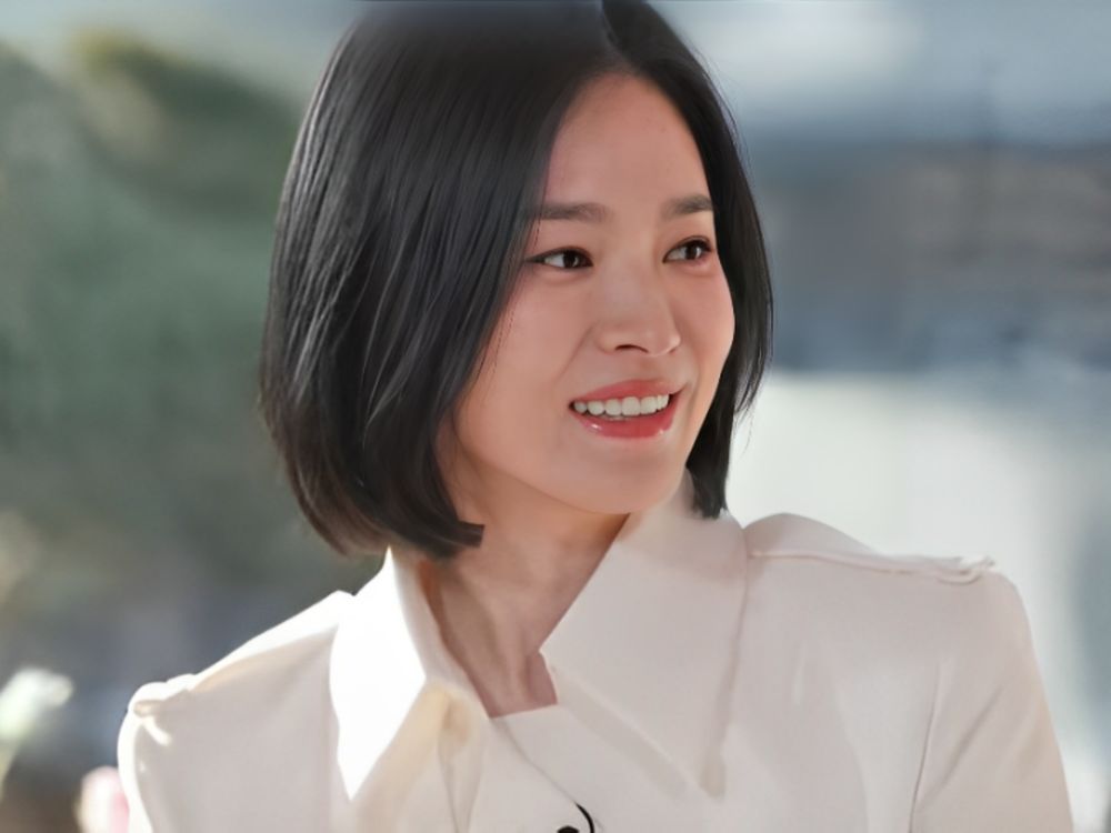 宋慧喬《黑修女》盛世美顏再掀話題！睽違23年登上脫口秀《劉QUIZ》出道20年美貌如初的秘訣就是它！-3
