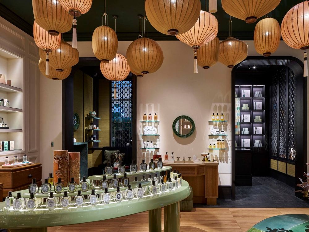 香民們暴動吧！Diptyque台北101形象旗艦店開幕，台灣與巴黎首間精品店文化精神結合，是家居、藝術空間及珍奇櫃展演！-2