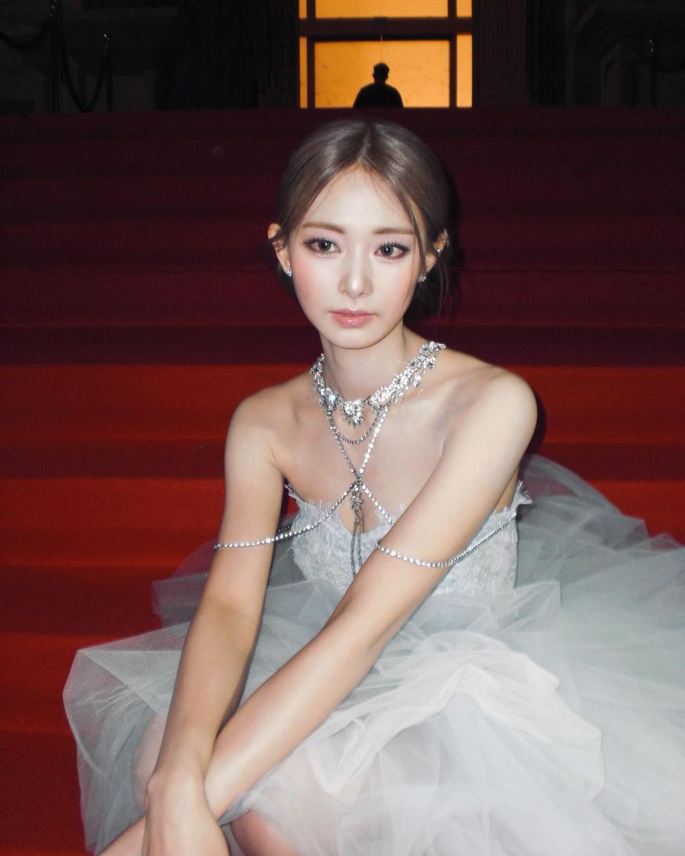 韓網熱議6位「母胎美女」KPOP偶像！Sullyoon從小美到大，Winter、舒華清純神顏完全沒變！-8