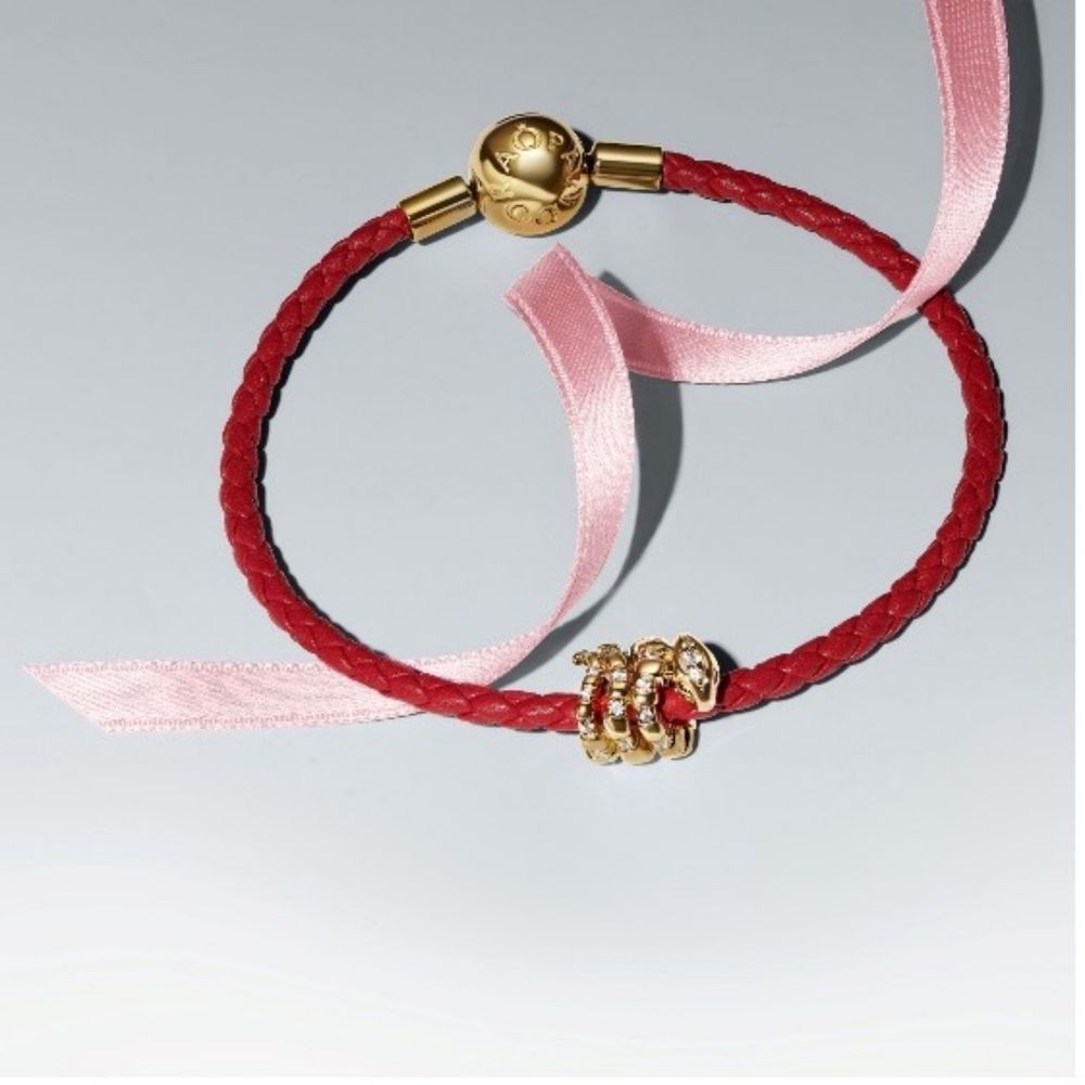 Pandora 2025新年開運飾品來了！ 蛇年限定吊飾「金蛇、好運福袋」最強幸運物誕生！-6