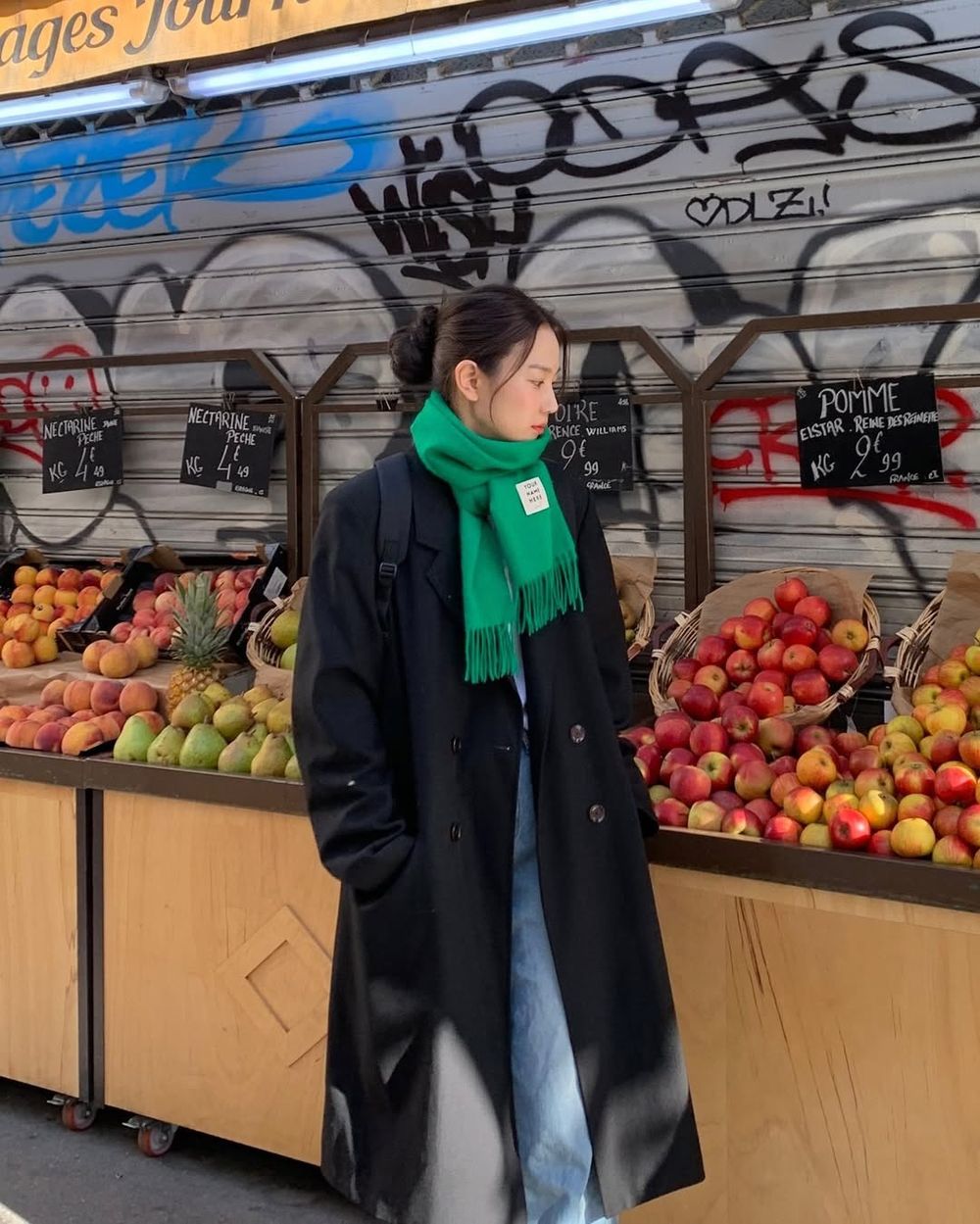 日韓女生都這樣圍！7種超簡單「冬天圍巾綁法」教學！蝴蝶結圍法一秒小臉、快通通學起來！-10