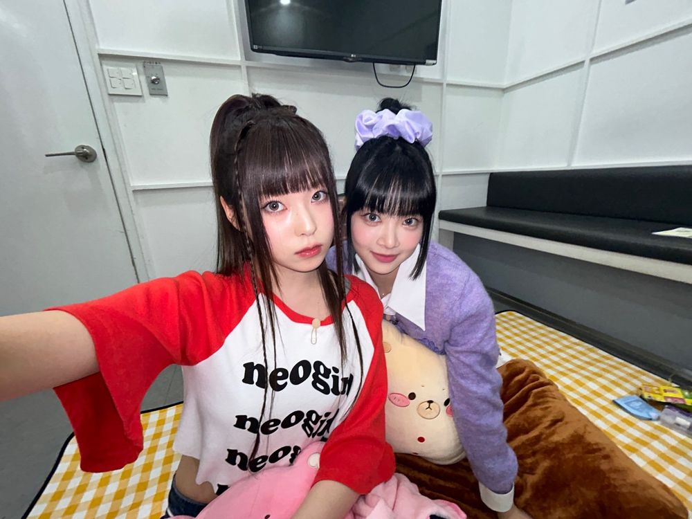 盤點6組KPOP女團成員的跨團友誼！子瑜舒華「台灣Line」顏值超高，安俞真、Karina特別舞台掀熱議！-7