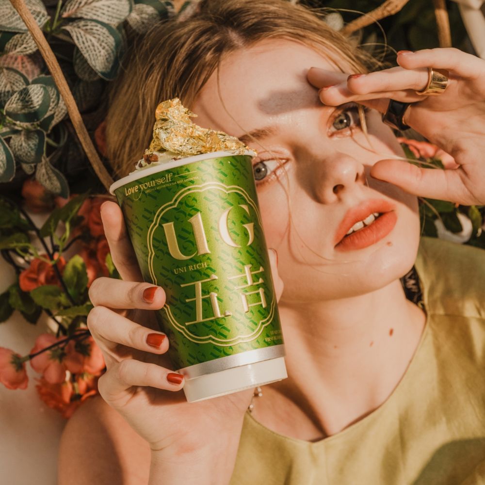 史上最奢華手搖飲！UG「金箔雲頂」24K金箔+哈密瓜奶蓋美到捨不得喝、買再送招財小卡讓你旺整年！-1