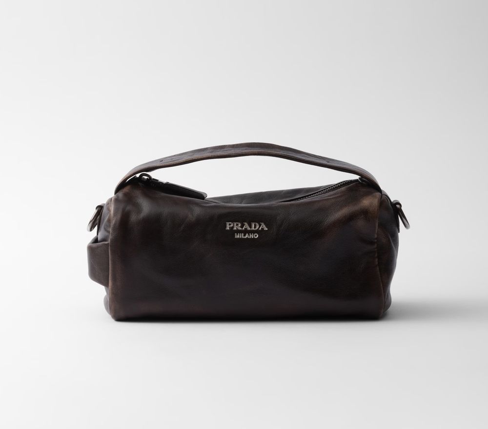 PRADA太犯規！2025必買五大新包出爐「皮帶水桶包、Sana款小方包」沒理由拒絕！-2