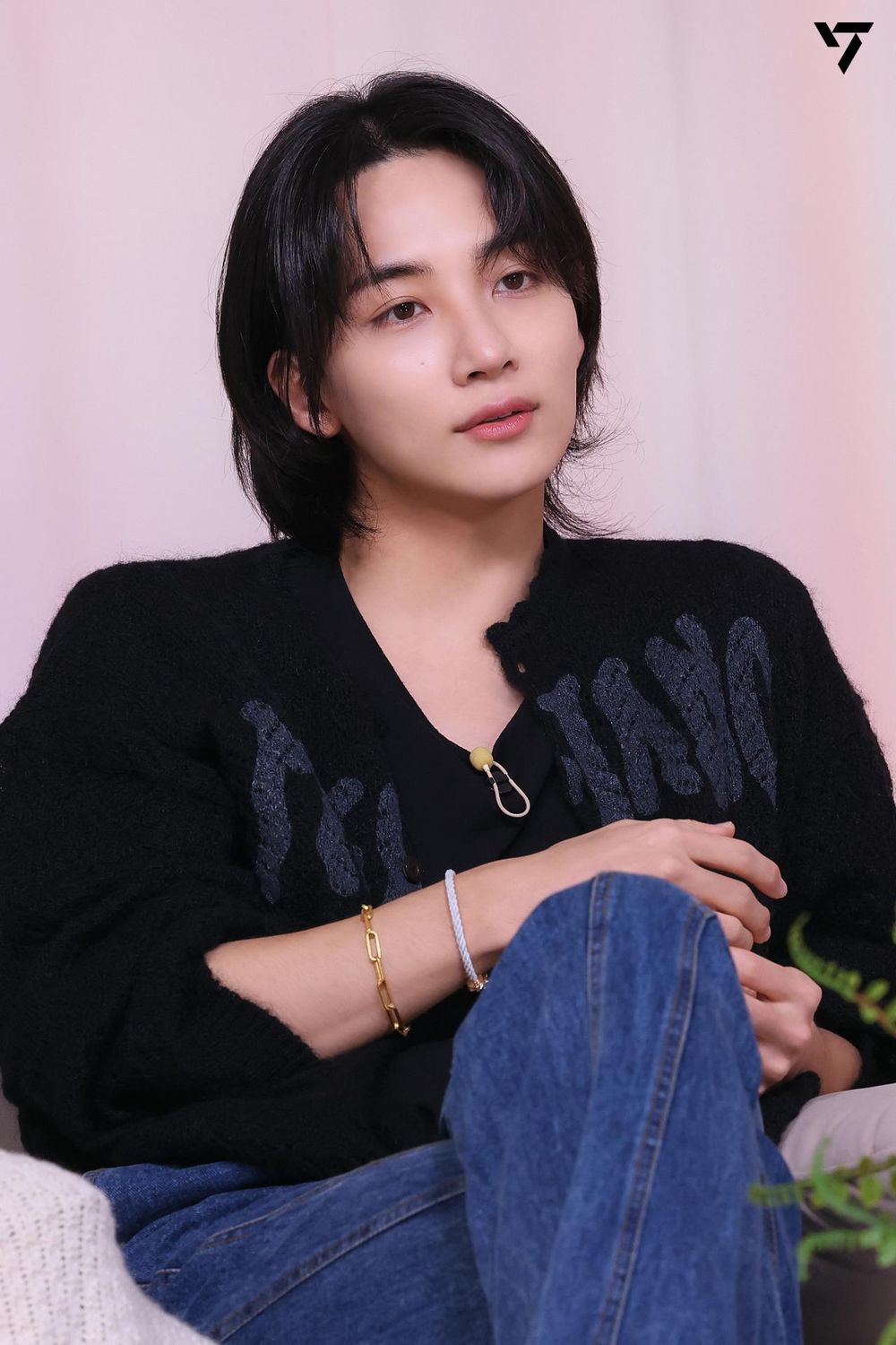 2025年滿30歲的7位人氣韓國男偶像！陸星材竟出道超過12年，防彈V、淨漢凍齡神顏太強！-7