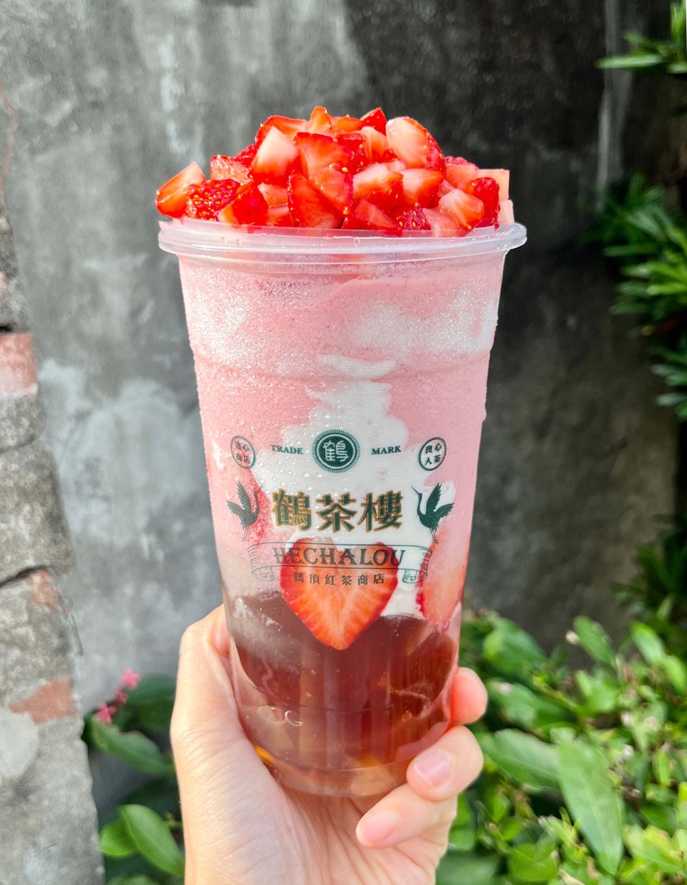 2025過年必喝手搖飲新品推薦！迷客夏飲料版蜂蜜蛋糕超療癒、UG金箔奶茶爆炸奢華！-5