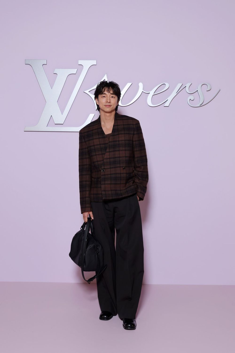 帥到看不完！2025秋冬男裝周「13位頭排男神」一次看！LV、PRADA根本老公同樂會！-11