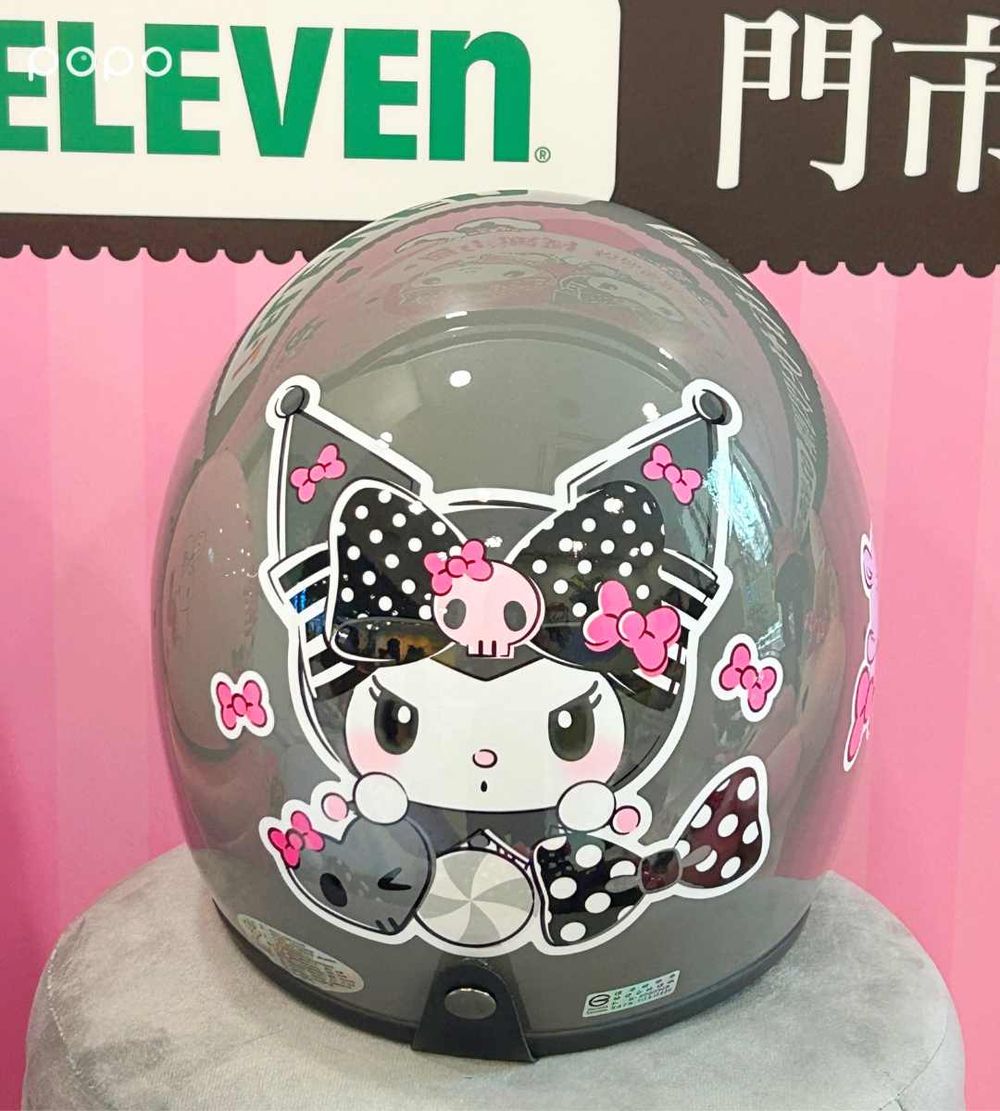 三麗鷗粉絲瘋掉！7-11最新集點「酷洛米+美樂蒂蕾絲洋裝玩偶組、Q翻雙面抱枕」都想要！-5