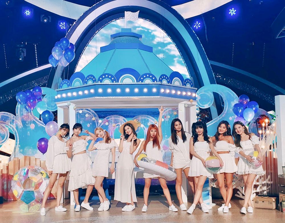 韓國《音樂銀行》觀看數最高的舞台TOP7！NewJeans出道舞台超驚人，Stray Kids女團舞獲3000萬點閱！-3