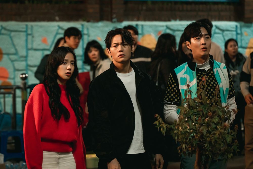 韓劇《新烏托邦》劇情看點角色介紹總整理！Jisoo化身「工科女神」回歸，攜手《地獄公使》朴正民共譜驚悚浪漫戀曲！-9