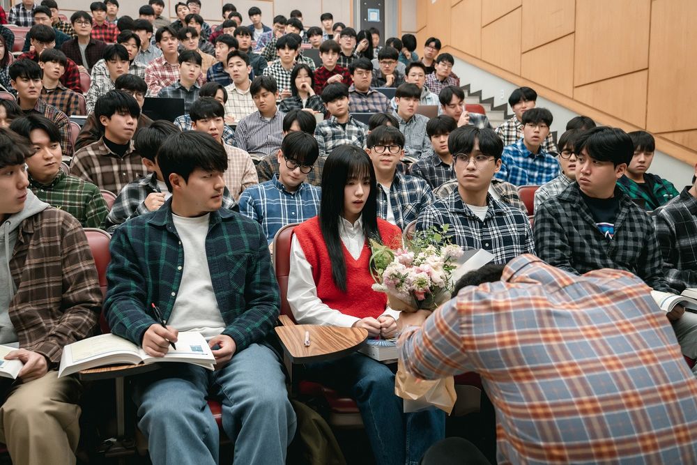 韓劇《新烏托邦》劇情看點角色介紹總整理！Jisoo化身「工科女神」回歸，攜手《地獄公使》朴正民共譜驚悚浪漫戀曲！-13