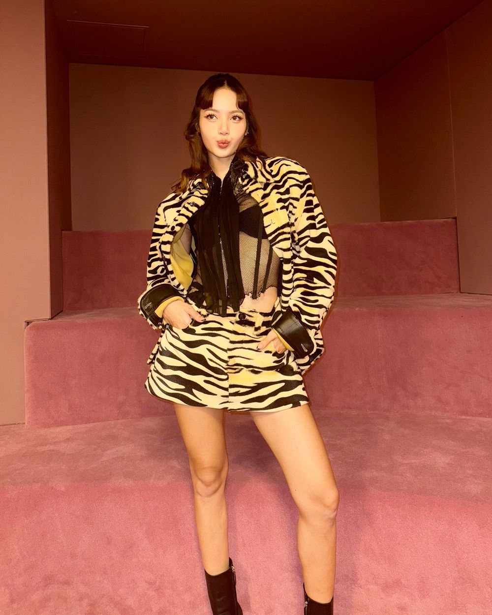 BLACKPINK活動動向更新！四成員接力SOLO回歸，2025完全體舉辦世界巡演！-8