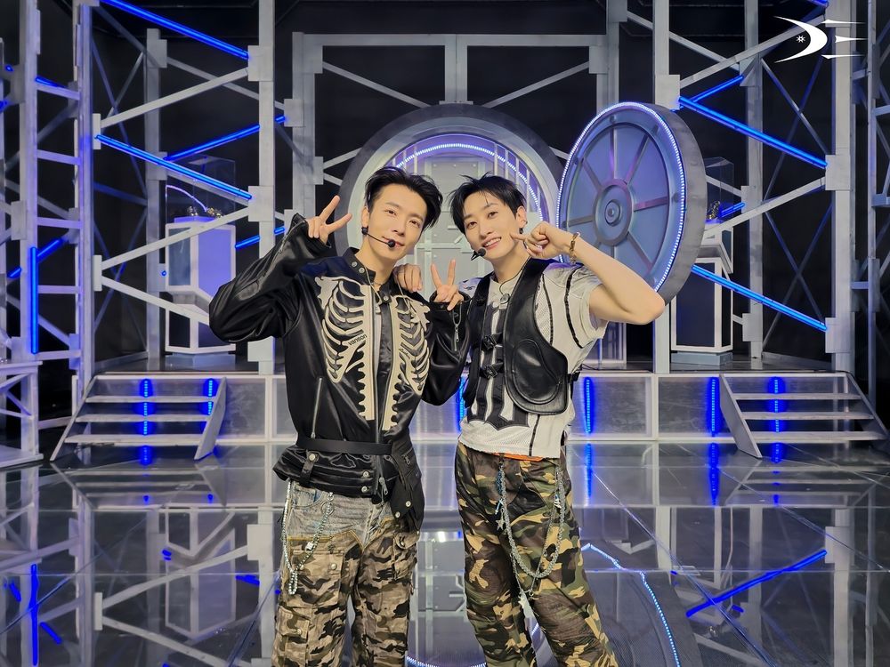 韓網熱議7組最喜愛的男團隊內組合！然竣秀彬「狐兔CP」人氣高，Lee Know、HAN私下感情超好！-12