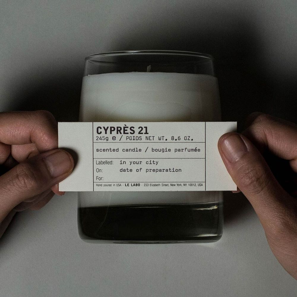 LELABO全新經典香氛蠟燭「CYPRÈS絲柏 21」上市，是秋季最療癒的木質香調、一點上瞬間倦怠疲乏消失！-8