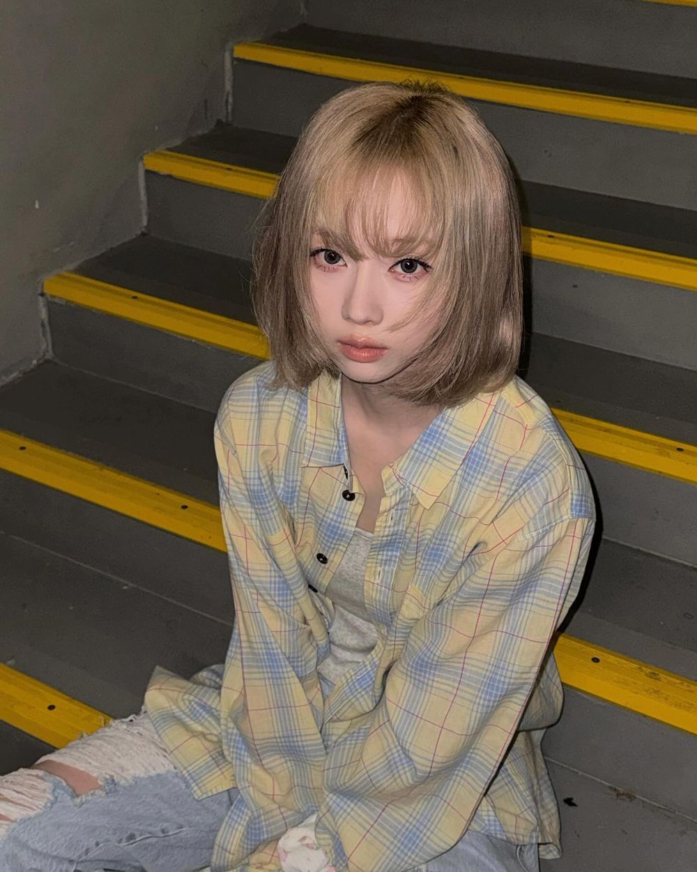 Winter同款韓系眼妝畫法！韓妞最愛肉粉色眼影、臥蠶用「這顏色」超自然，畫完超無辜、惹人憐！-2