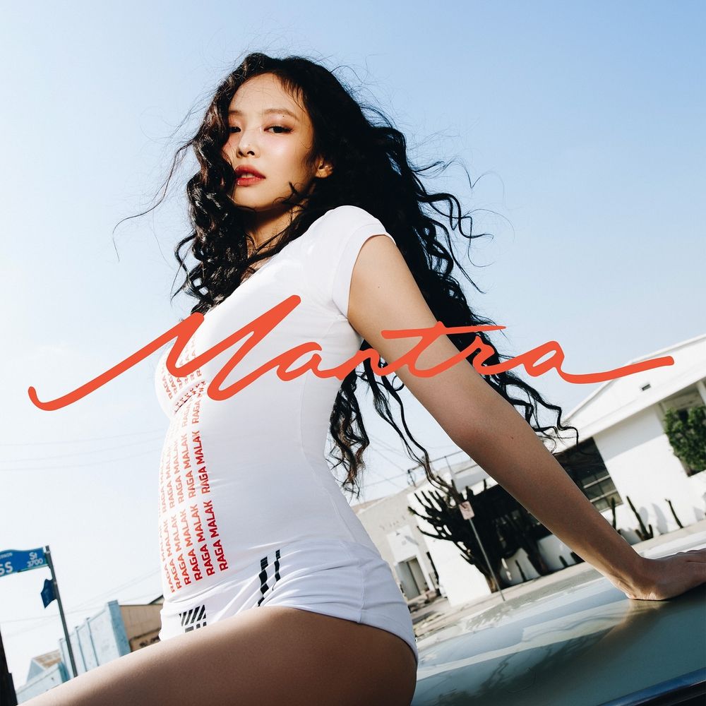 網狂問！Jennie新歌<Mantra>同款2雙愛迪達球鞋找到了！德訓鞋穿起來腿超細！-7