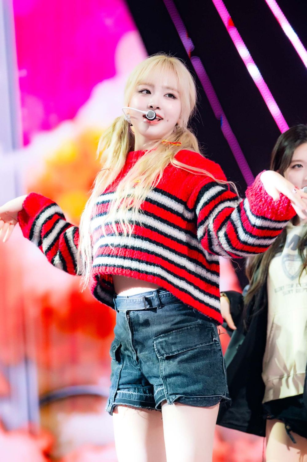 韓網票選最適合金髮的女偶像TOP7！舒華封神造型超驚艷，Winter、Liz都上榜，冠軍仙女無誤！-6