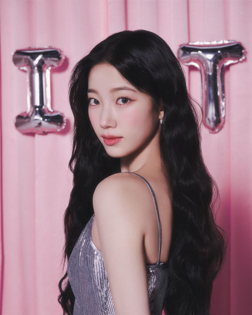 Jennie香奈兒看秀妝是她畫的！5位必追蹤韓星御用彩妝師，aespa、張員瑛指定、去韓國絕對要提前預約！-12