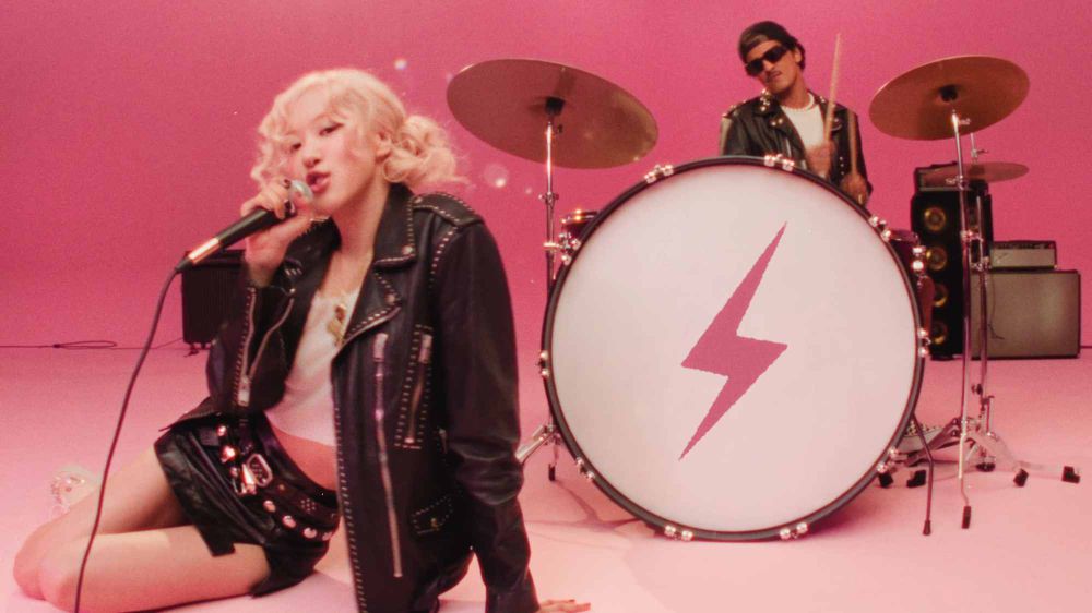 Rosé新歌〈APT.〉超好聽！聯手火星人布魯諾「龐克搖滾造型」瞬間登熱搜榜！-2