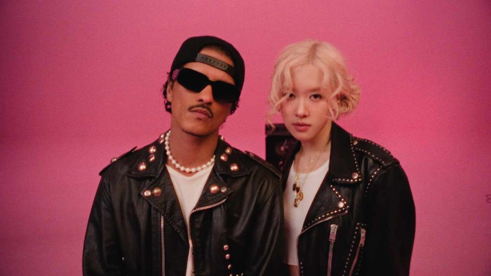 Rosé新歌〈APT.〉超好聽！聯手火星人布魯諾「龐克搖滾造型」瞬間登熱搜榜！-1