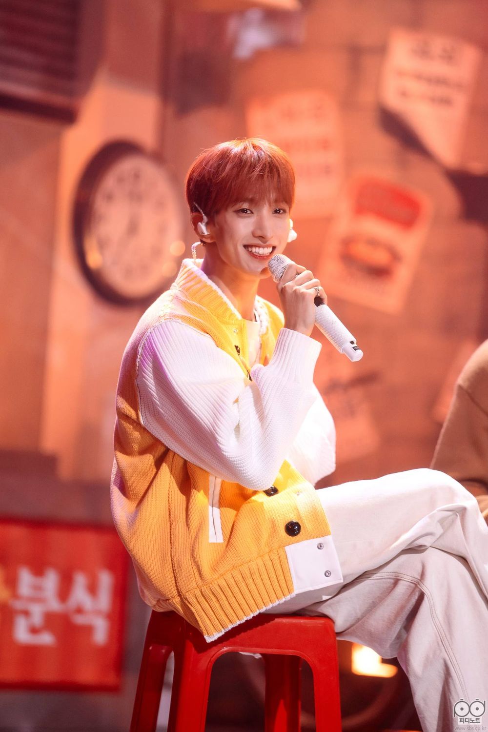 韓網票選唱抒情歌最好聽的男團成員TOP7！勝寛D.O.音色太亮眼，圭賢獲「情歌王子」封號！-9