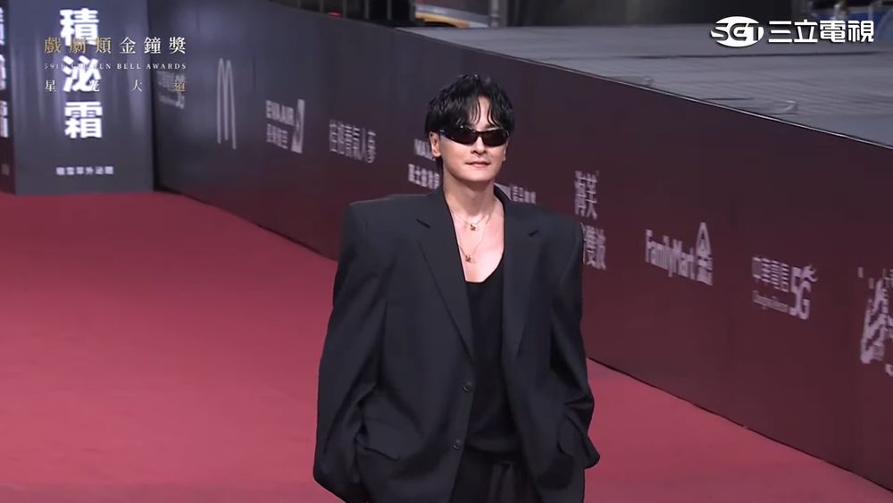 2024金鐘59紅毯男神出爐！曾敬驊大秀搓衣板腹肌、柯震東拿下最佳男配角！-13
