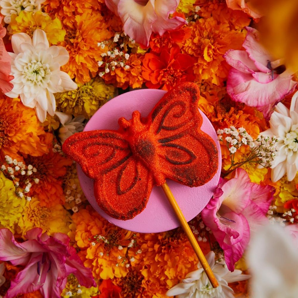 致敬墨西哥傳統文化！LUSH 2024亡靈節限定系列，熱賣萬壽菊汽泡彈再度出現、必收思念之蝶泡泡浴棒！-3