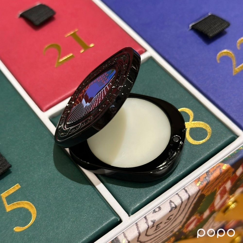 Diptyque必收2024聖誕倒數月曆！肌膚之華、杜桑、紙染之水都有，行李箱階梯設計、太夢幻了！-11