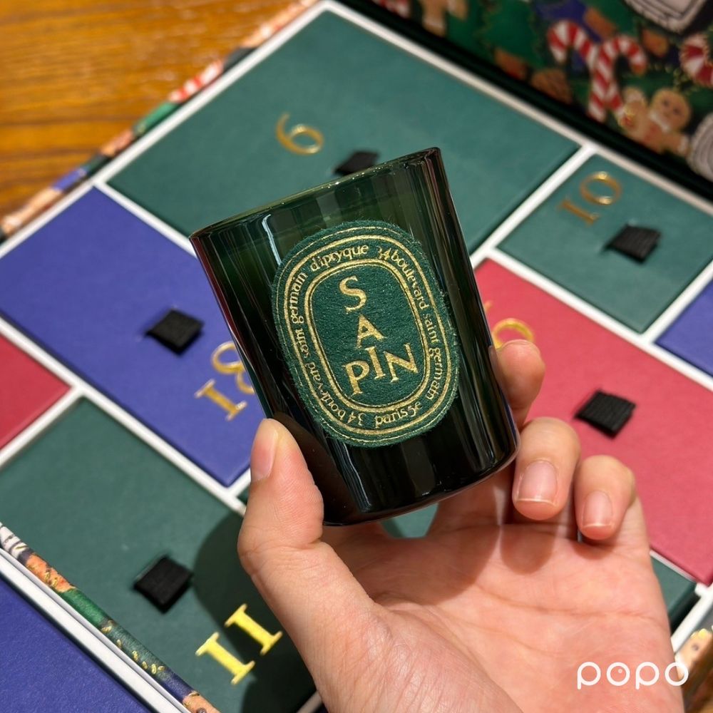 Diptyque必收2024聖誕倒數月曆！肌膚之華、杜桑、紙染之水都有，行李箱階梯設計、太夢幻了！-14