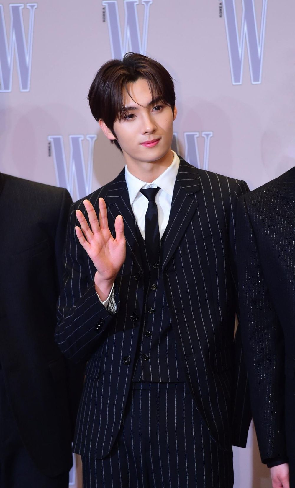 新一代人間CELINE男團！？TWS化身西裝美少年出席活動，不科學頭身比帥到震驚！-4