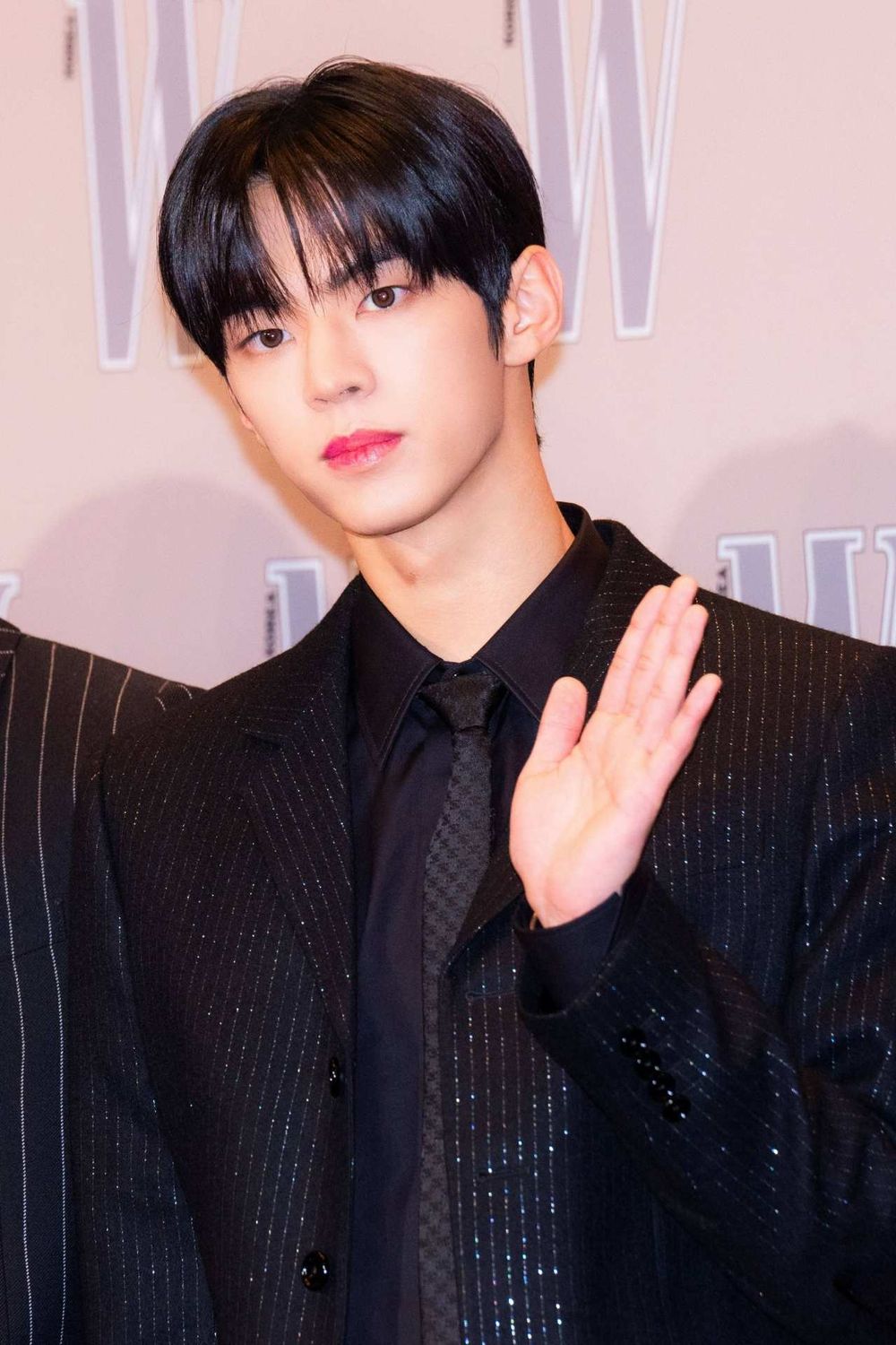 新一代人間CELINE男團！？TWS化身西裝美少年出席活動，不科學頭身比帥到震驚！-3