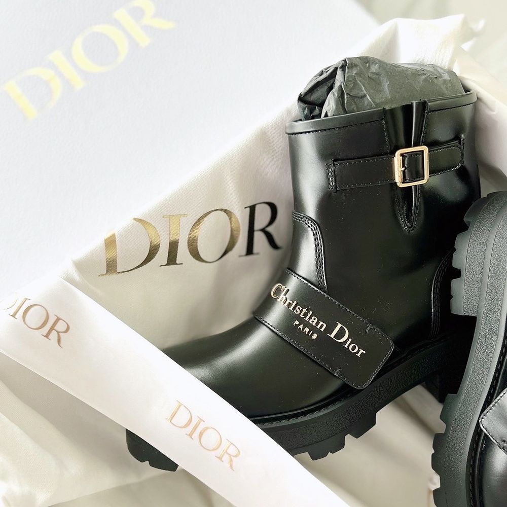 一生值得投資的5雙名牌短靴！Dior、GUCCI超強版型，腿細到捨不得脫！-3
