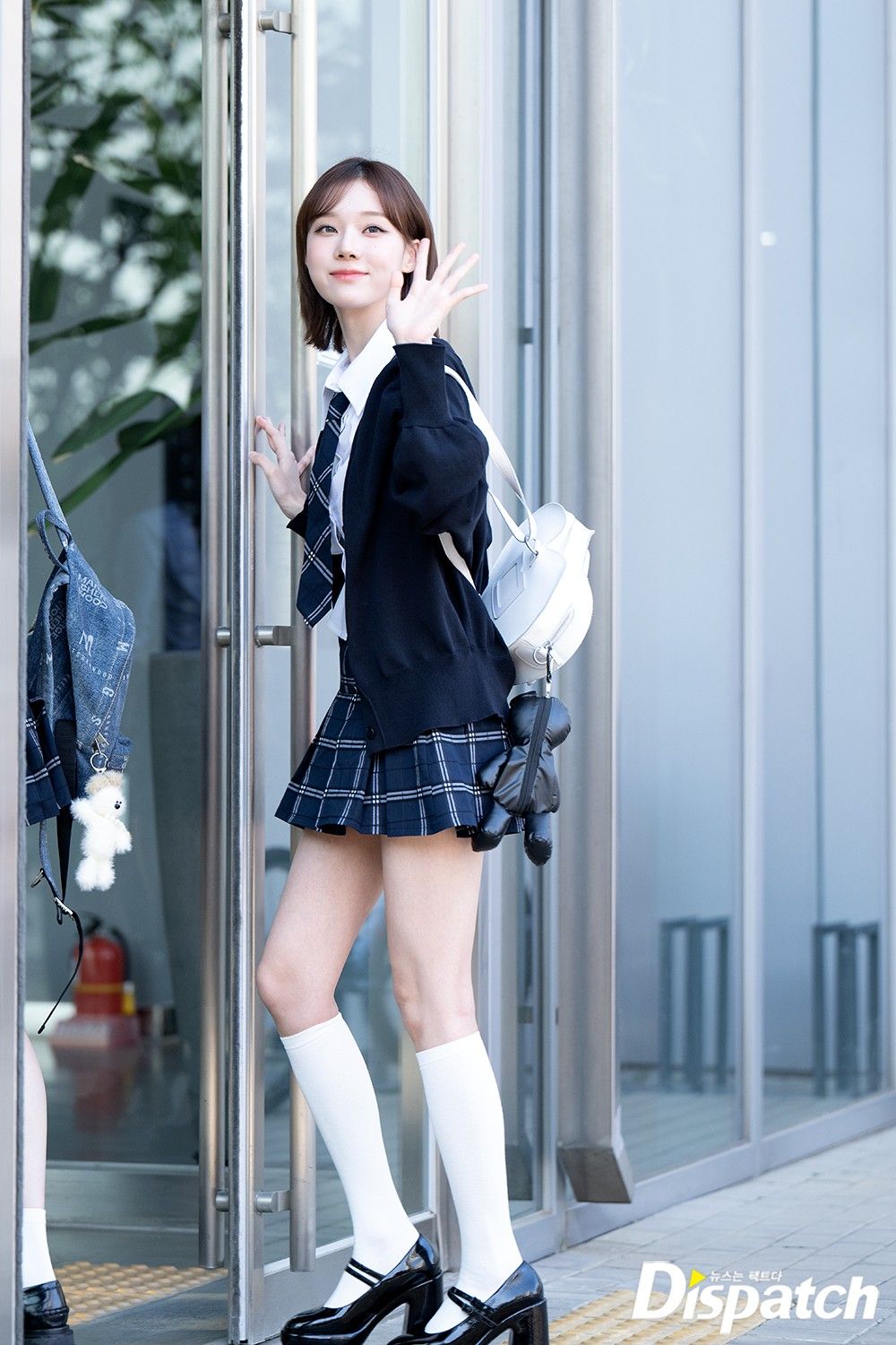 韓網評選7位「校服女神」KPOP偶像！李瑞、Winter清純美爆發，舒華獲封最強初戀！-4