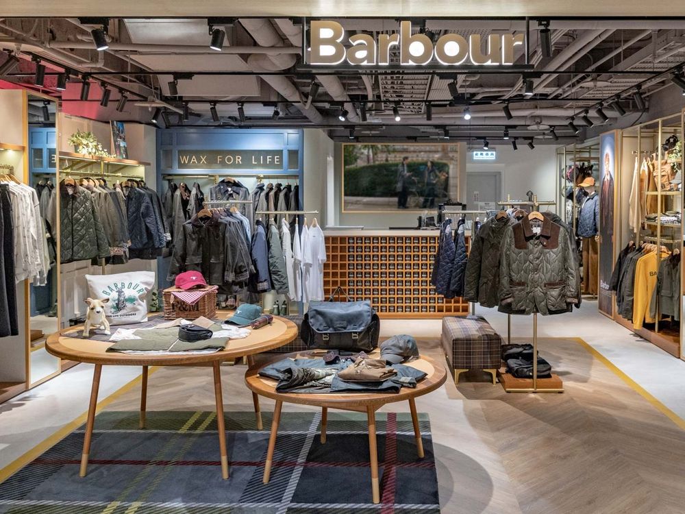 Barbour創立130年，為何連英國皇室都愛不釋手？經典「油布外套」明星都搶著買！-5