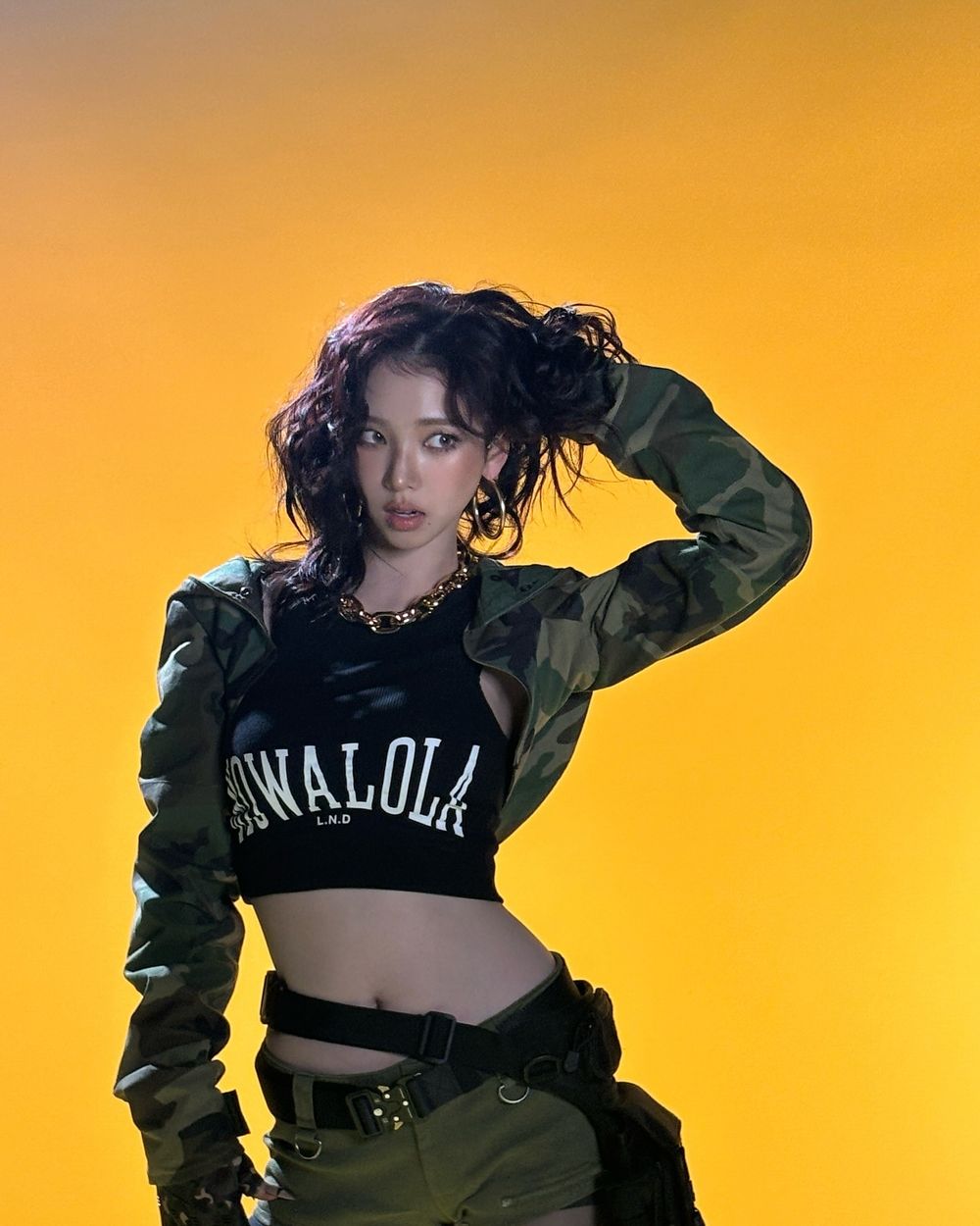 韓網熱議7位腰線超好看的KPOP女偶像！Yuna、Jennie腰臀比例太完美，張員瑛腹肌超驚人！-12