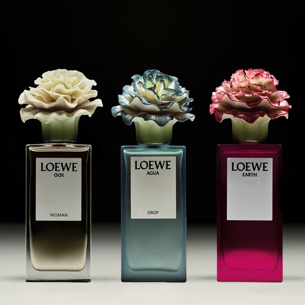 LOEWE攜手西班牙國寶級瓷藝品牌！推出「事後清晨女性香水」限定藝術香水瓶，這2款經典香水也化身花朵瓶、快收藏！-6