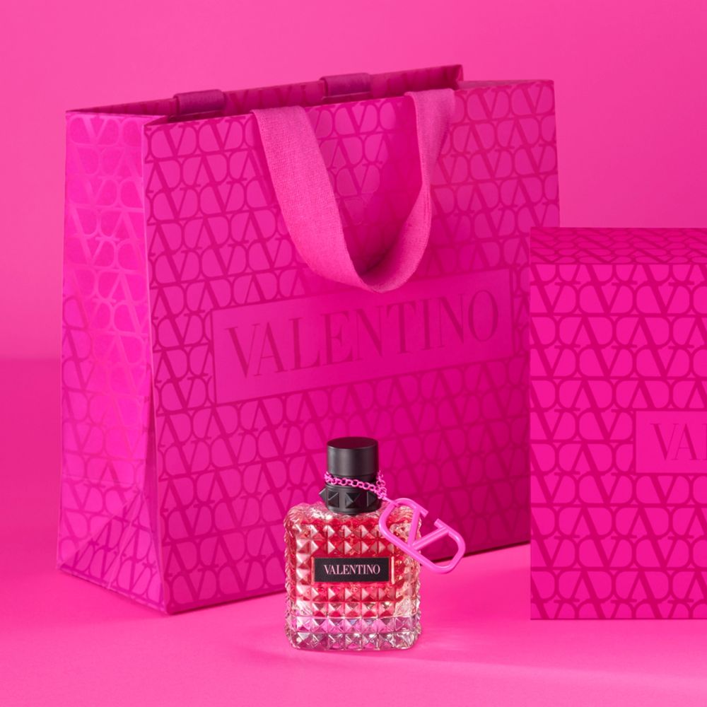 VALENTINO「2024聖誕禮物」10選！特調香檳金打亮、焦糖肉桂眼頰彩、夢幻香水禮盒限定包裝！-13
