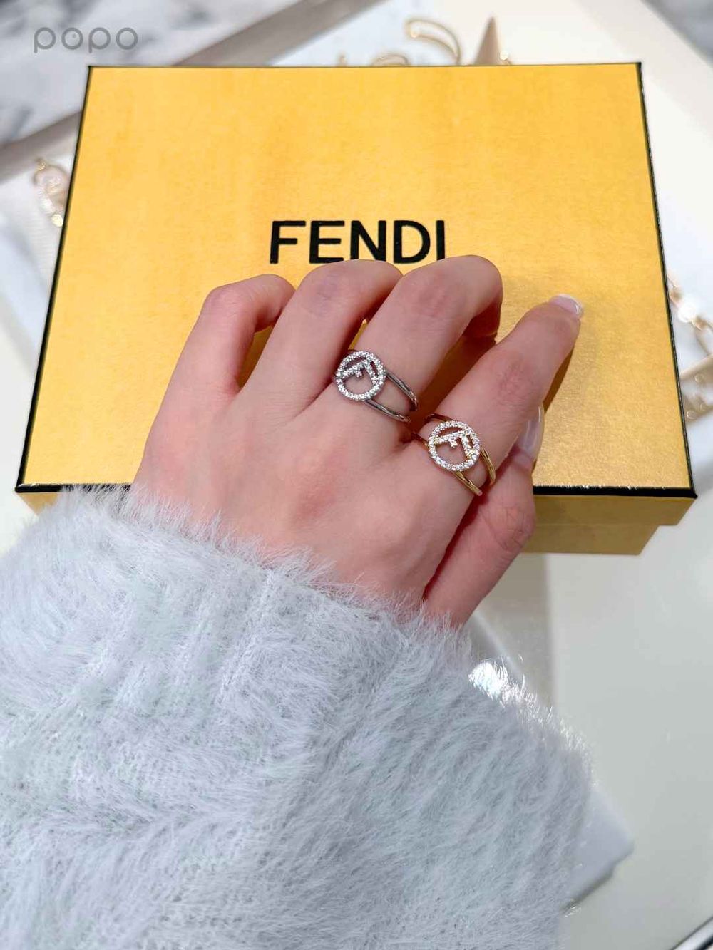 2024女生最想收到「十大精品聖誕禮物」特搜！Dior耳環、FENDI戒指價格超驚喜！-17