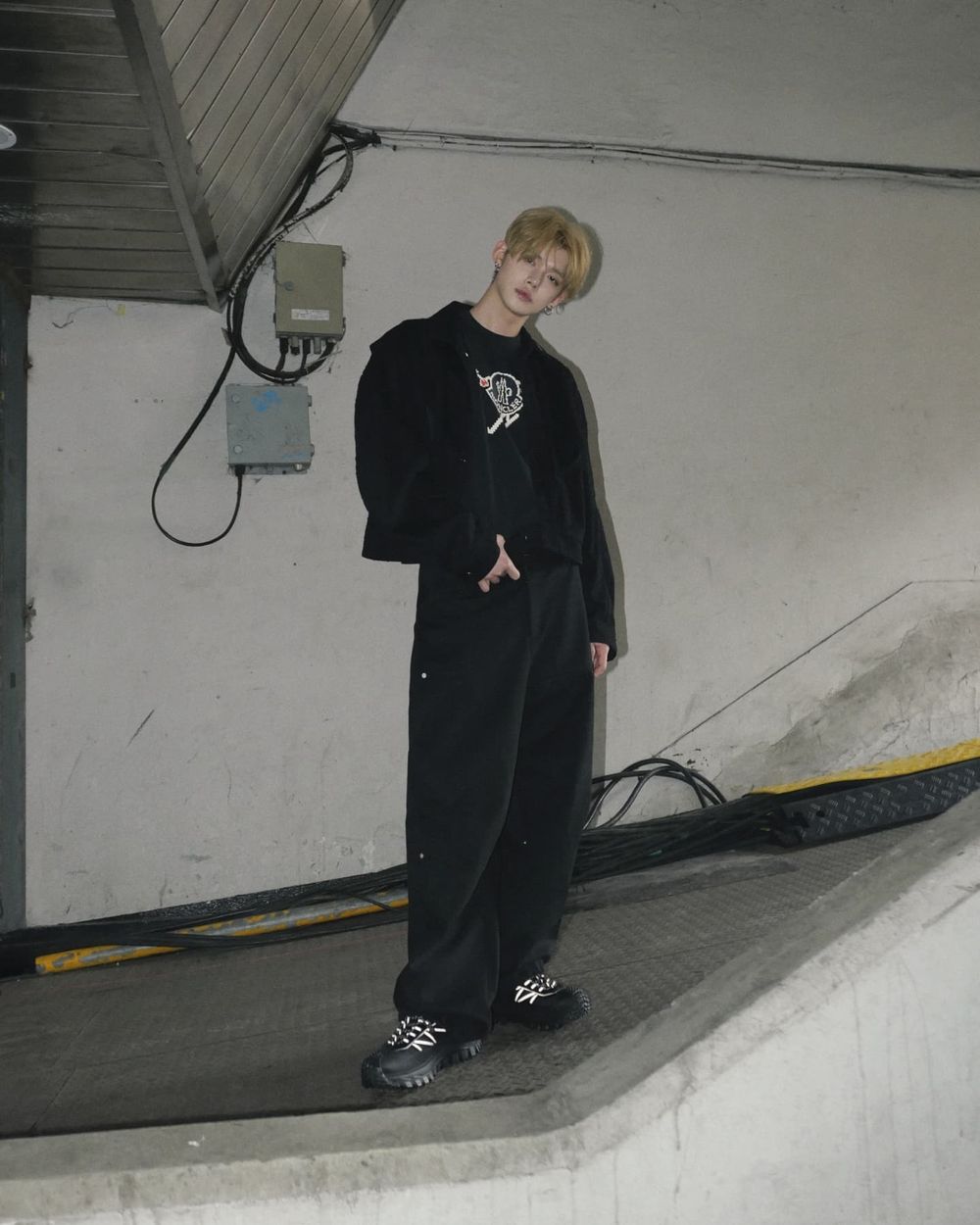 韓網熱議7位「最帥私服」韓團男偶像！然竣、車銀優穿出日常男友感，Hoshi成隊內時尚指標-3