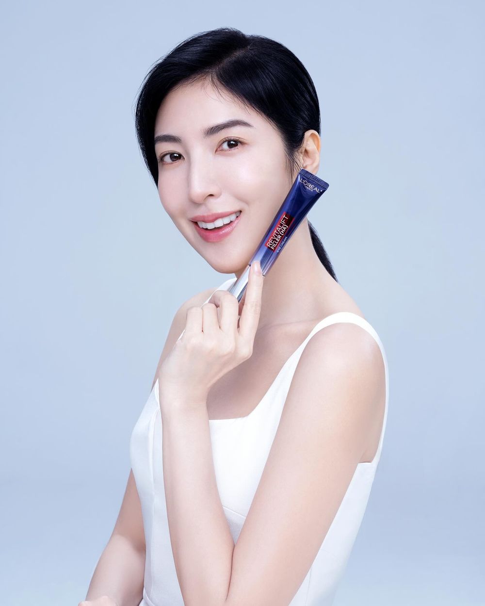 Netflix《影后》楊謹華與小鮮肉大談姐弟戀！46歲零皺紋、肌膚比燈泡亮，關鍵全在這！-13