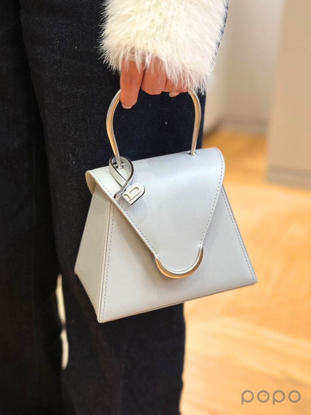 真正豪門愛包！比利時皇室御用Delvaux最新「Caprice梯形包」天堂雲朵藍太美了吧！-1