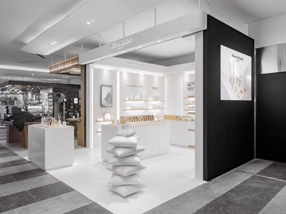 Maison Margiela香氛專門店進駐新光三越A11！2024年度新款香水「月球舞步」是溫柔冷感的礦物香氣！-9