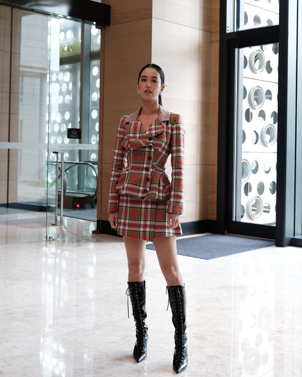 《影后》陳庭妮腳上「超美長靴」來自CHARLES & KEITH！千元擁有同款鉛筆腿！-5