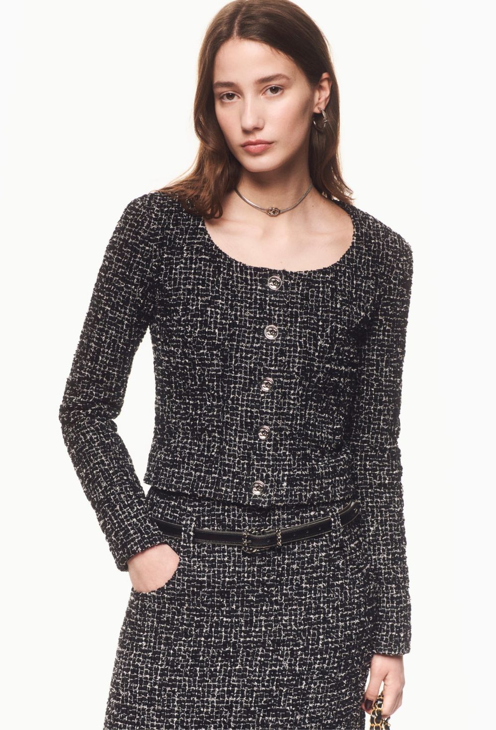 一生值得收藏5大頂奢外套！香奈兒毛呢外套、BURBERRY風衣，買了可以穿十年！-6