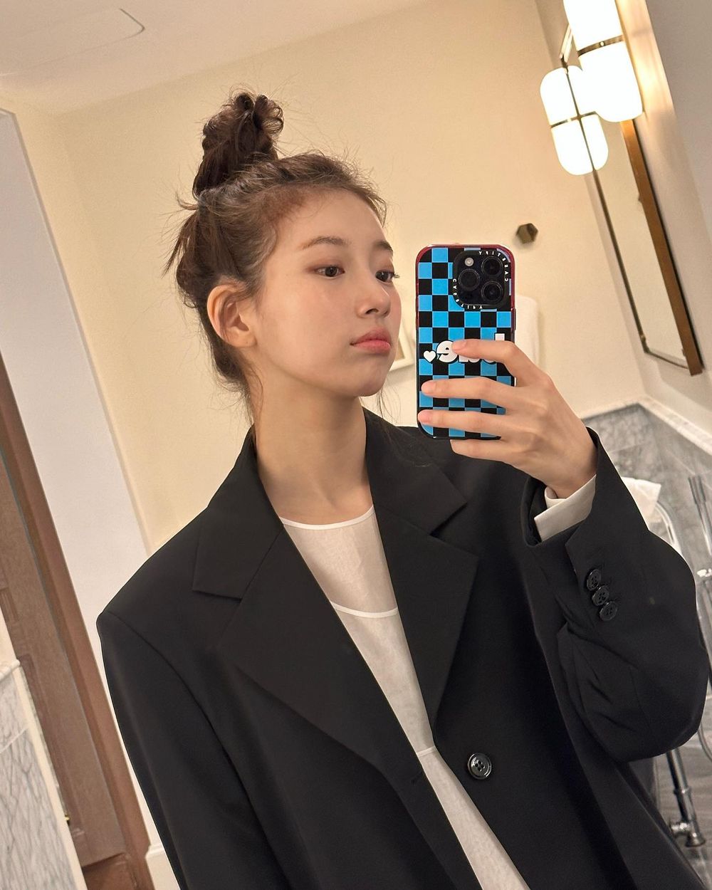 國民女神秀智花落CELINE！拿下全球品牌大使、千金貴族女孩風真的適合她！-5