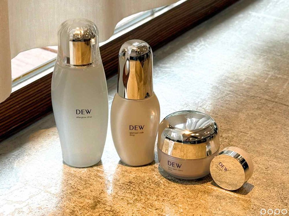 秋冬換季必備貼妝神器！DEW全新「彈潤膜法晶乳」上市，療癒奶油花香、加滿玻尿酸...，一抹打造澎嫩水光肌！-3