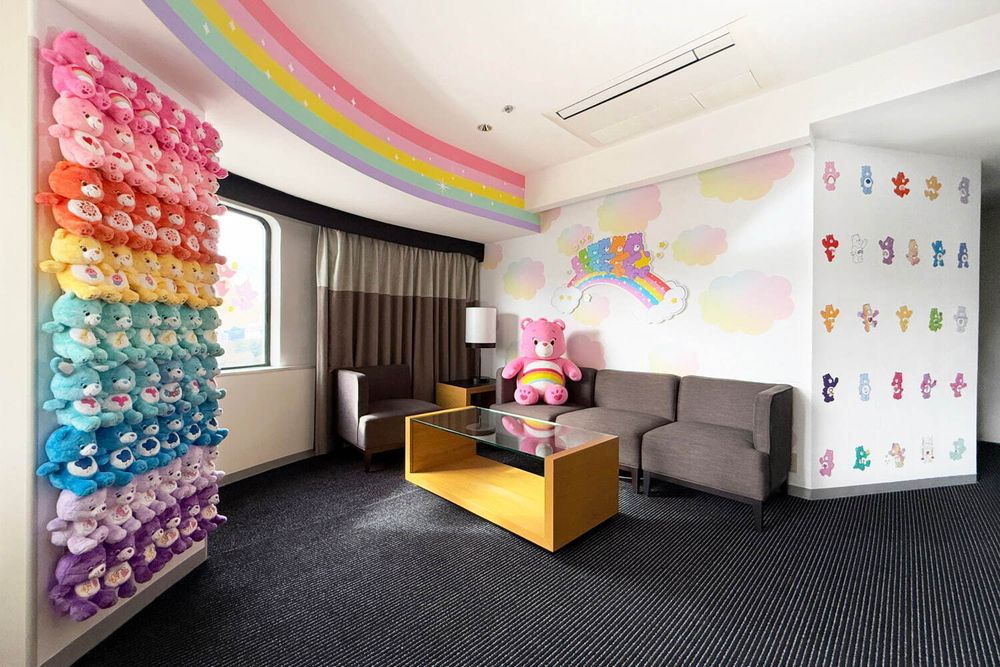 2025東京住宿推薦！「Care Bears聯名主題房」彩色熊熊牆可愛發瘋、限定白色小熊只有這買得到！-4