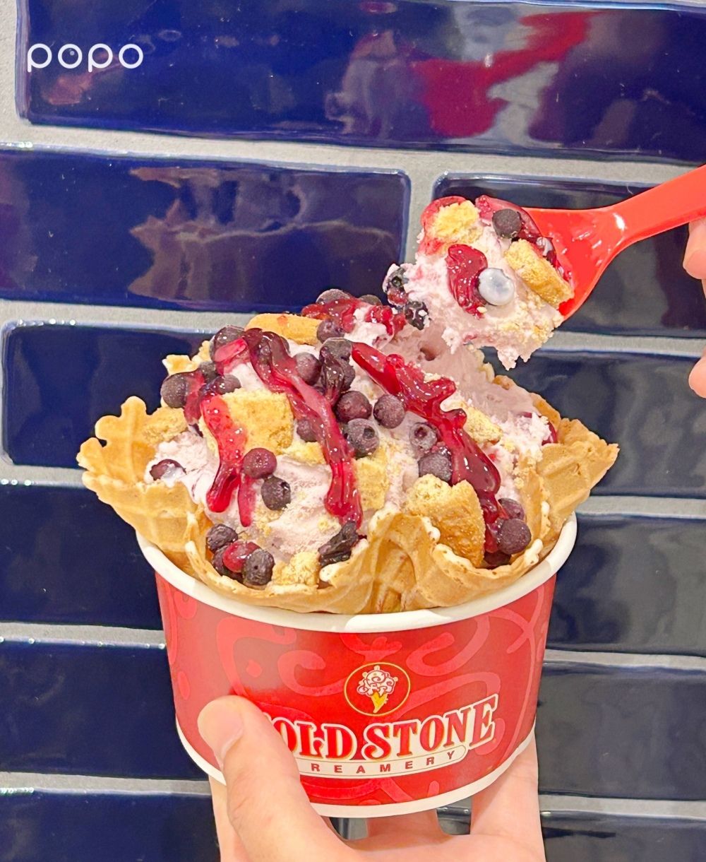整個月都買一送一！COLDSTONE草莓季必吃「草莓優格乳酪冰淇淋、藍莓冰淇淋」酸甜療癒登場！-7