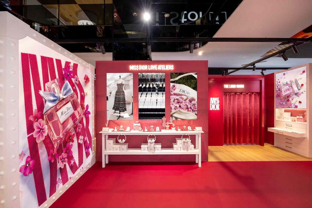「MISS DIOR訂製愛戀快閃店」浪漫登場！迪奧香膏限量高訂外殼、客製化手工蝴蝶結香水瓶身...化身最奢寵情人節禮物！-11
