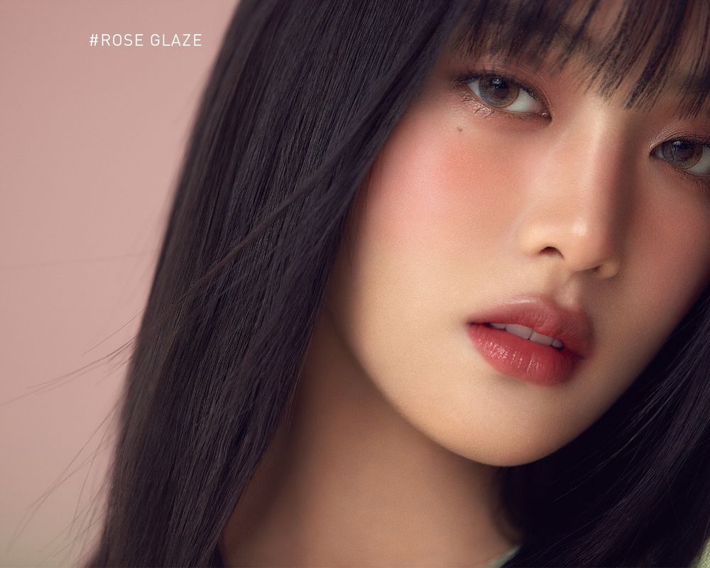 2025韓系唇彩推薦！Minnie溫柔演繹3CE「好氣色潤唇膏」，輕奢柔潤光、低飽和清冷色調，一抹秒自帶氛圍感！-14